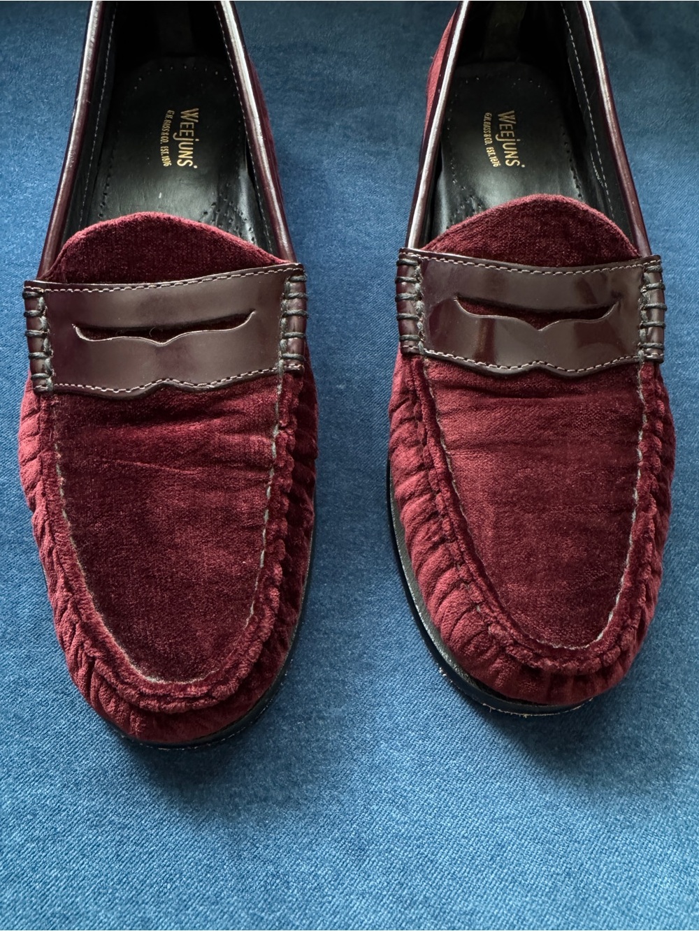 G.H. Bass & Co. Weejuns Burgundy Velvet Penny. Loafers Size 9M - Picture 2 of 8